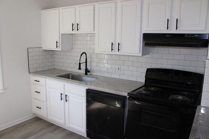Foto principal - 4bed 2 full bath in Independence off Truma...