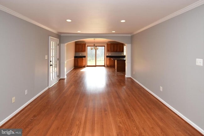 Foto del edificio - 124 Lakeland Dr