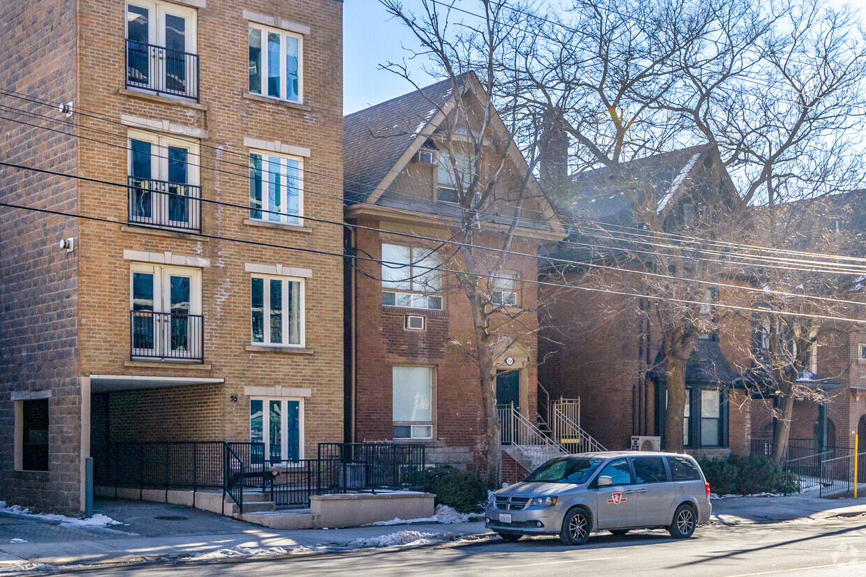 Building Photo - 93 Spadina Rd
