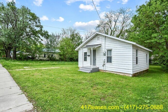 Foto del edificio - 2139 N Taylor Ave
