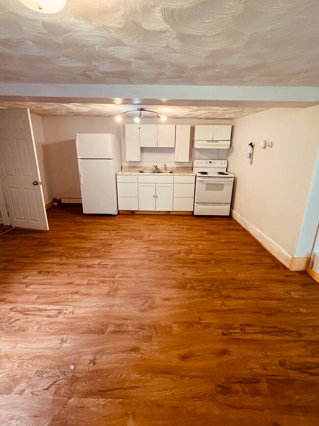 Otro - 46 Russell St