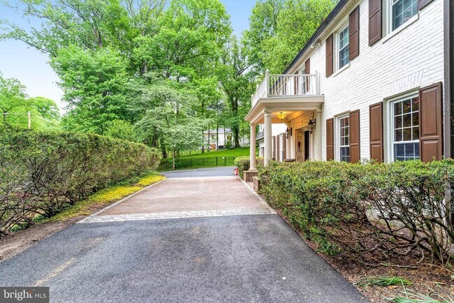 Building Photo - 7845 Old Dominion Dr