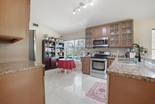 Photo - 2036 NW 183rd Circle, Pembroke Pines, FL 33029 - 3720 House