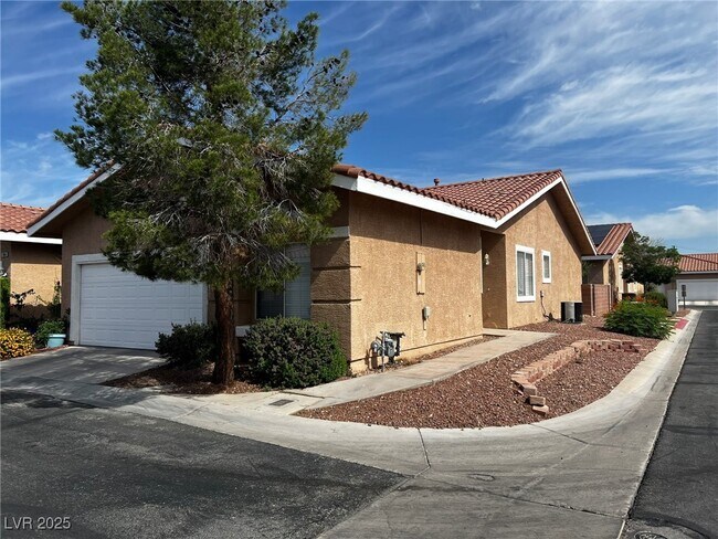 Foto del edificio - 2854 Red Rooster Ct