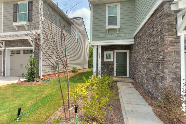 Building Photo - Monroe, Great Schools, Beautiful 3br/2.5bt...