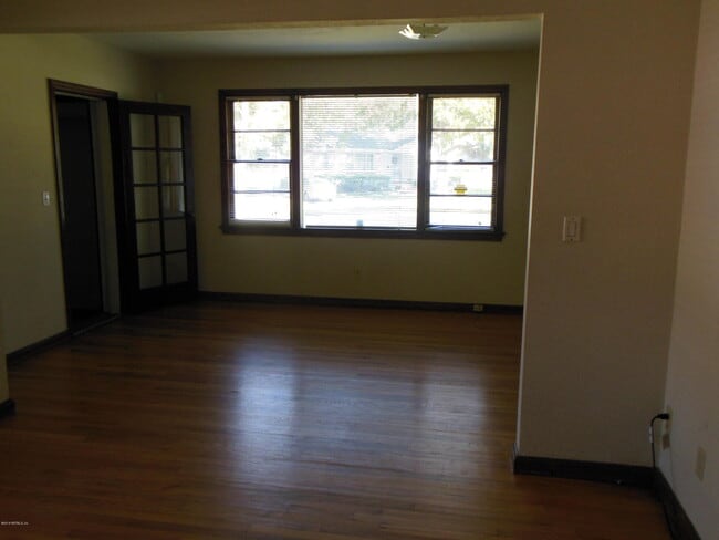 Building Photo - 7536 Epperson Ave
