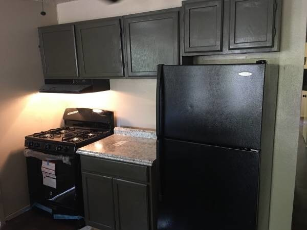 Foto del edificio - 323 E French Pl