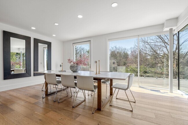 Foto del edificio - 30 Whipple Rd