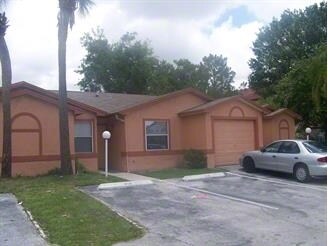 Primary Photo - 805 Victoria Blvd
