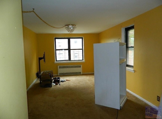 Building Photo - 237 N Broadway