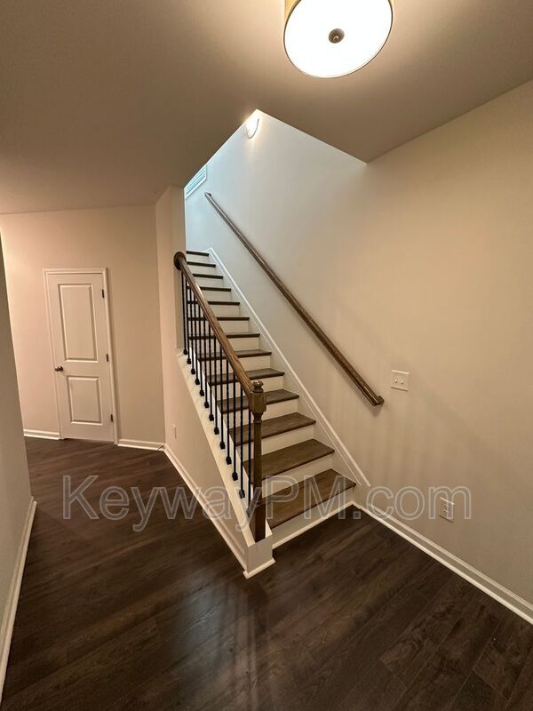 Foto del edificio - 4150 Thimbleberry Dr