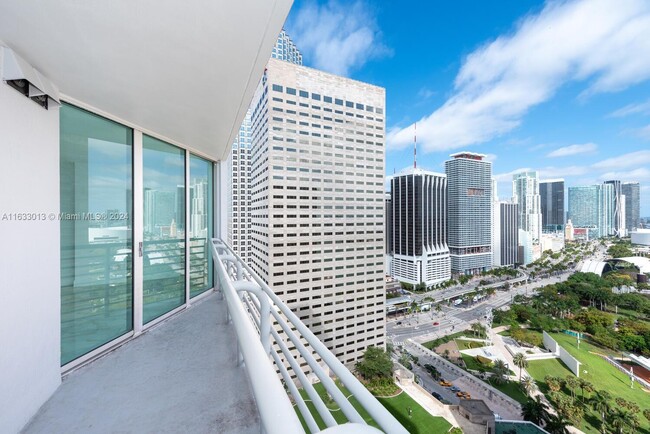 Building Photo - 335 S Biscayne Blvd