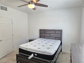 Building Photo - 6868 Sky Pointe Dr
