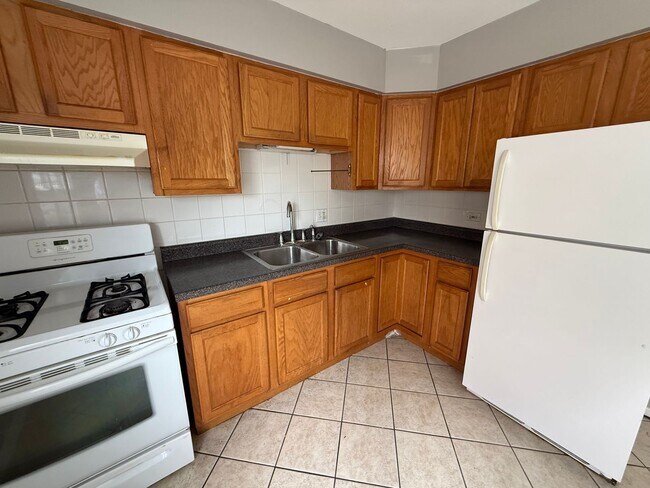 Foto del edificio - 2bed/1bath unit close to restaurants and s...