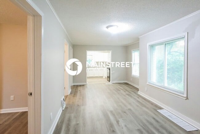Building Photo - 3 Bedroom Pet-Friendly Home in KANSAS CITY...