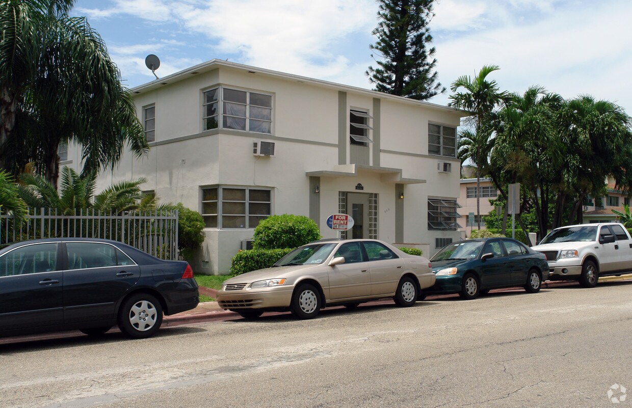 Building Photo - Pointe South Apartments