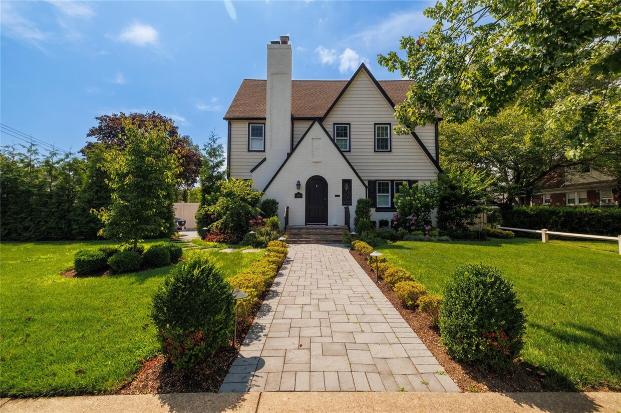 Foto principal - 2498 Rockville Centre Pkwy