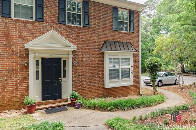 Foto del edificio - 215 Jennings Mill Rd