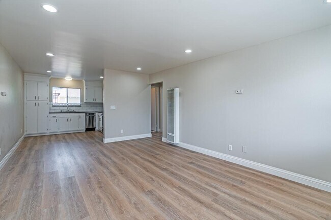 Building Photo - 1006 62nd Street