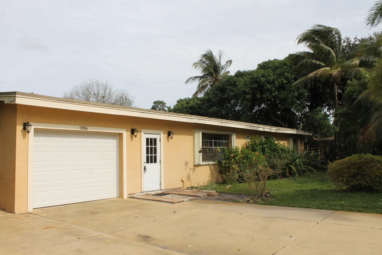 1306 S 14th Cir, Fort Pierce, FL 34982 House Rental in Fort Pierce