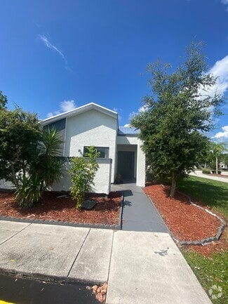 Building Photo - 273 SW Sterret Cir