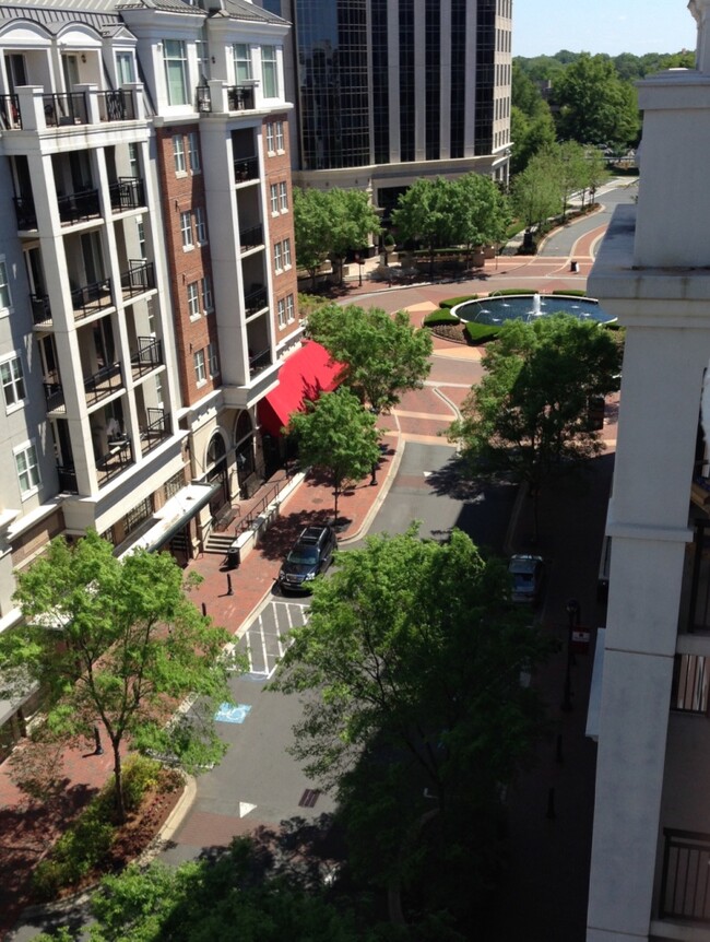 Looking down from 711's deck - 4620 Piedmont Row Dr