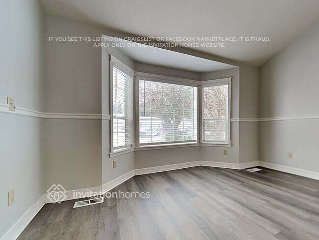 Foto del edificio - 1722 Mapleview Ct NE