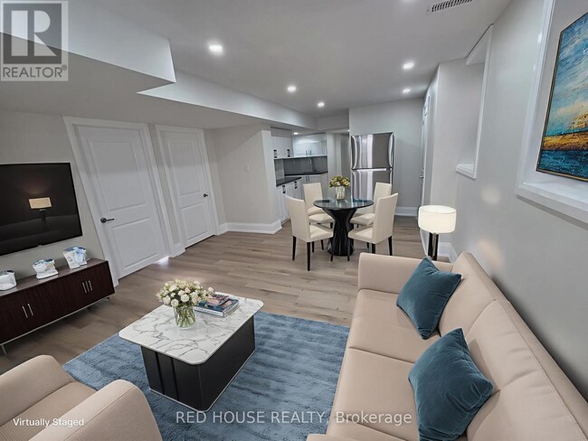 Building Photo - 1414 Wellwood Terrace