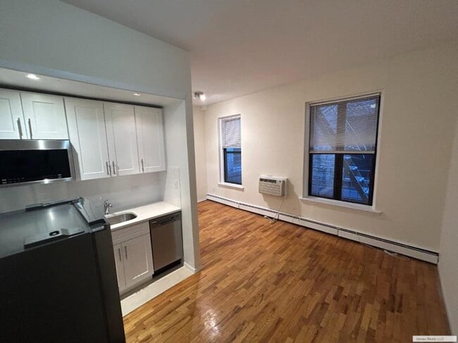 Building Photo - 0 bedroom in NEW YORK NY 10024