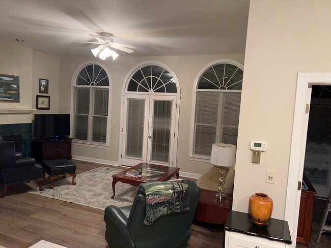 Foto del edificio - 201 Plantation Dr