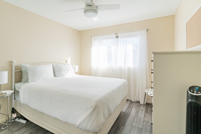 Building Photo - 4327 Dawes St