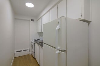 Building Photo - 3460 Rue Durocher