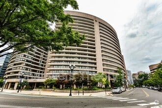 Building Photo - 1200 Crystal Dr