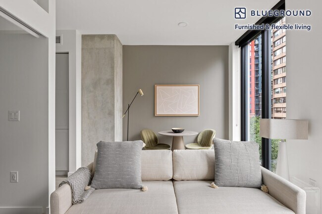 Foto del edificio - 704 Spring St