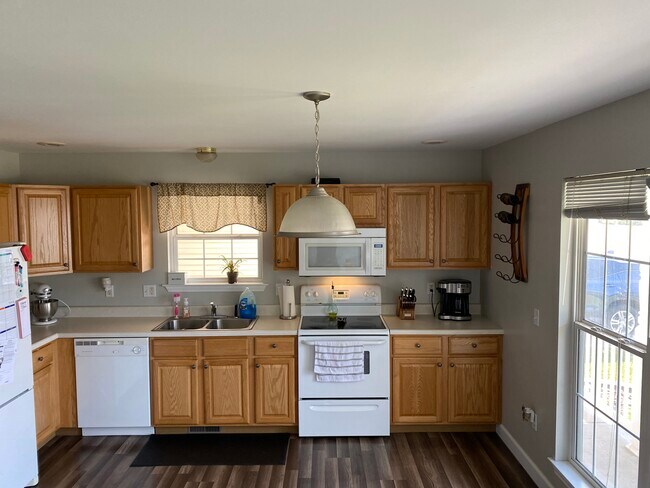 Building Photo - 313 Park Hill Dr