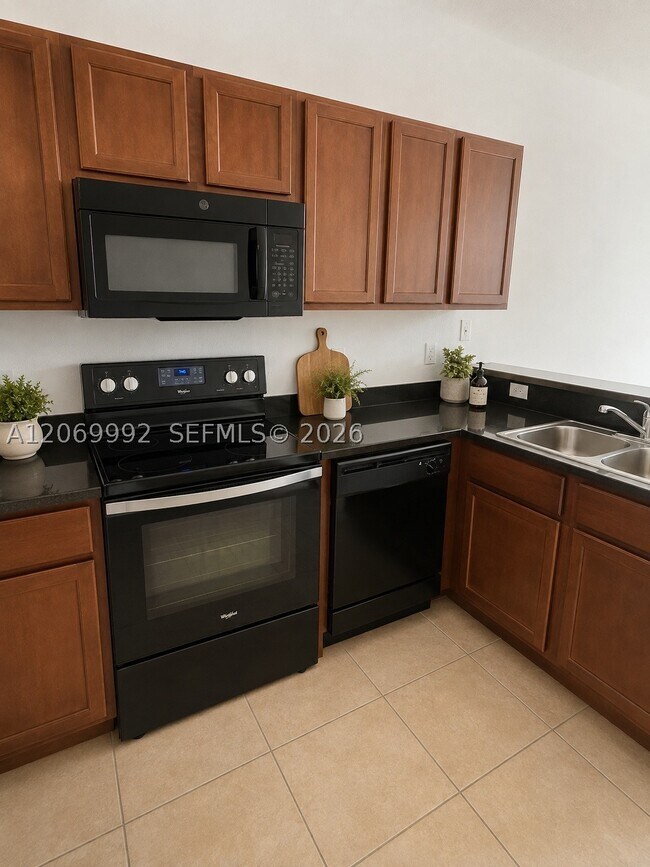 Building Photo - 10870 NW 88th Terrace
