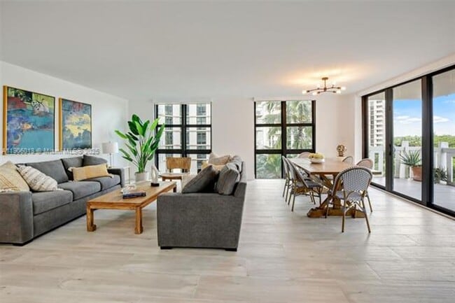 Photo - 1111 Crandon Blvd Apartment