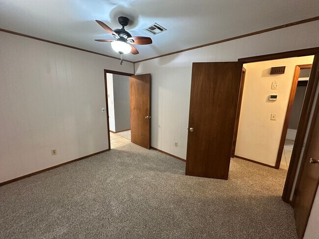 Foto del edificio - 3 Bed, 1 Bath Home for Rent – Del City