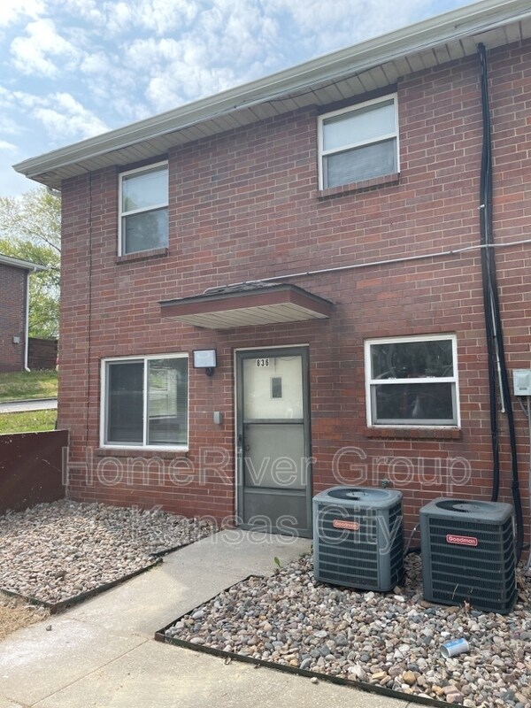 Building Photo - 836 NE 68th St