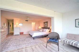 Building Photo - 5532 NE Gulfstream Way