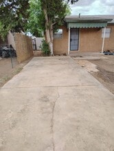 Building Photo - 602 S Woody Dr