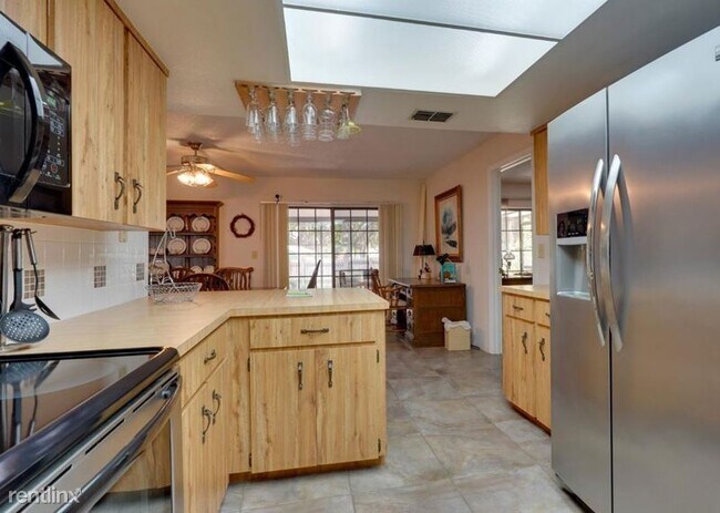 Building Photo - 3 br, 2 bath House - 850 Lake Elbert Park NE