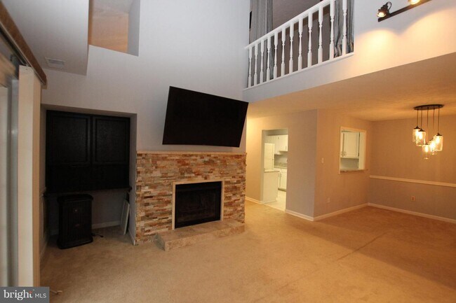 Foto del edificio - 10112 Oakton Terrace Rd