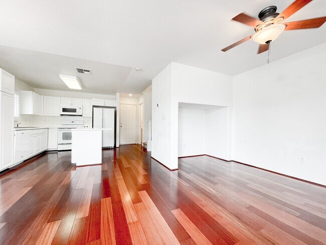 Foto del edificio - Pet-Friendly Townhouse with Central A/C