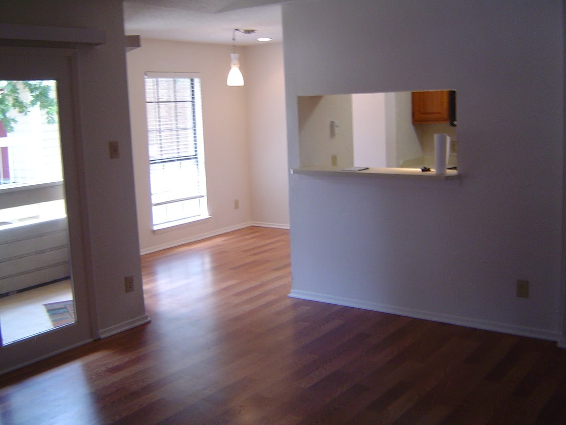 1911 Chasewood Cir Unit 209, Arlington, TX 76011 Condo for Rent in