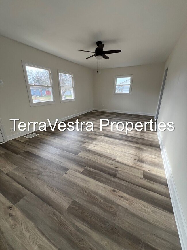 Building Photo - 3 Bed Single Family in Upper Deerfield!