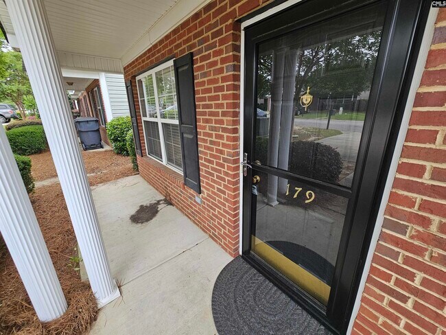 Building Photo - 179 Courtside Dr