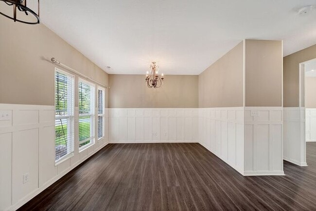Building Photo - Quiet, comfort living in Westfield