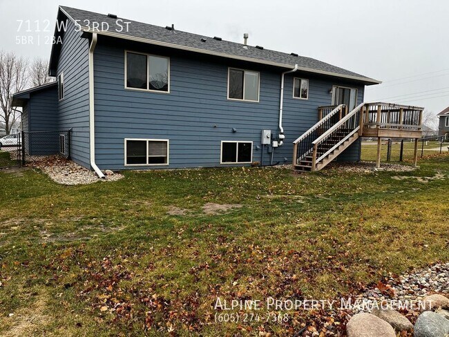 Building Photo - 5 Bed/2 Bath Rental Home on West Side!