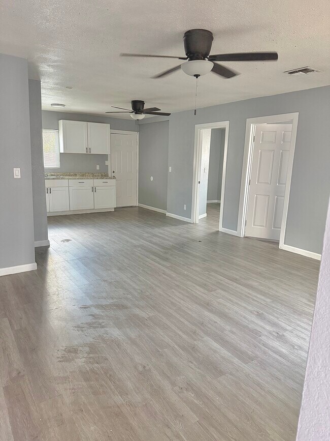 Foto del edificio - 2615 W Morten Ave